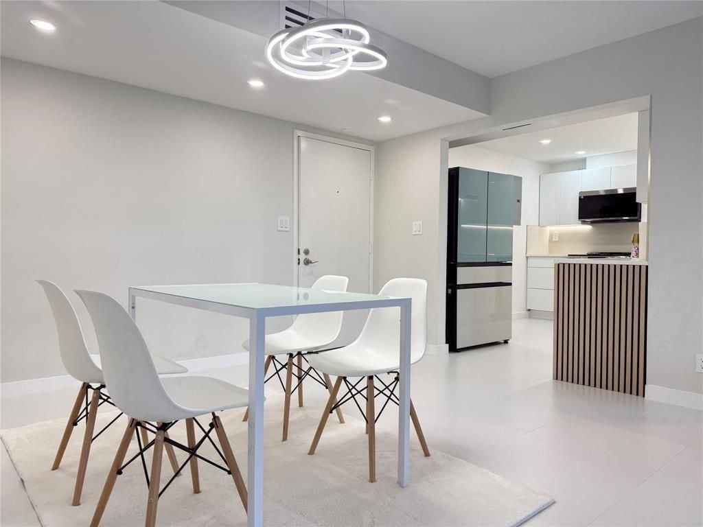 Building Photo - 525 N Ocean Blvd