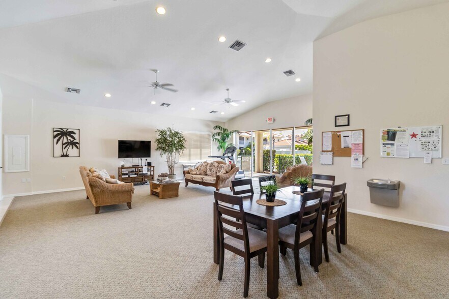 Building Photo - 8202 L Pavia Blvd