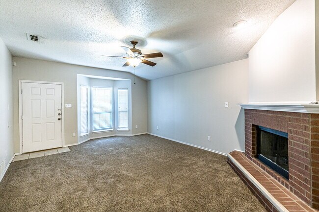 Building Photo - Half off First Full Month's rent ! /Quick Commute To Tech and Med Centers/ South Plains Electric ...