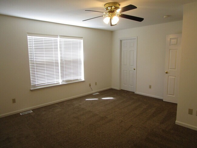 Building Photo - 3519-3521 Prescott Dr.