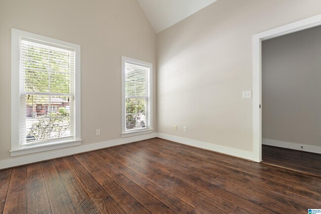 Building Photo - 132 Singapore Cir