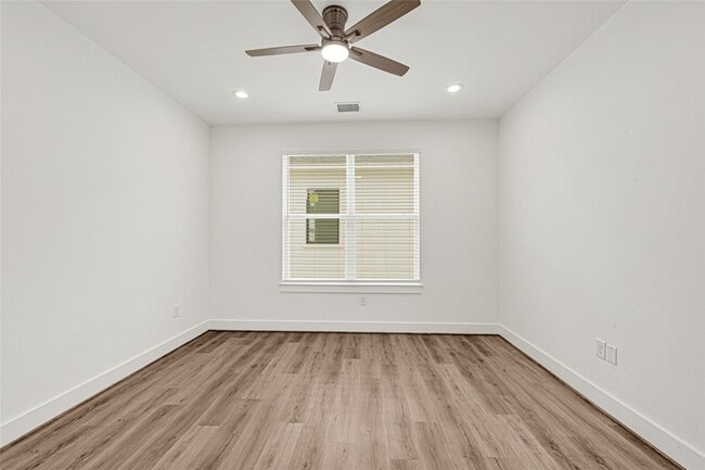 Building Photo - 4606 Crown Grove Ln