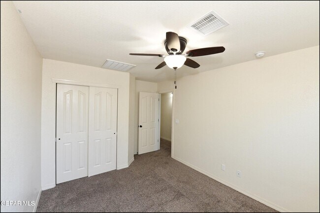 Building Photo - 14309 S Cave Ave