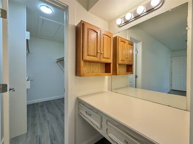 Building Photo - 2043 Cherry Laurel Dr