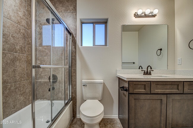 Building Photo - 22955 Pine St