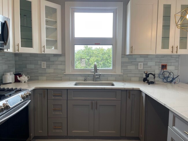 Building Photo - 125 Marsellus Pl