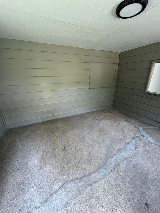 Building Photo - 7643 Fitzsimmons St