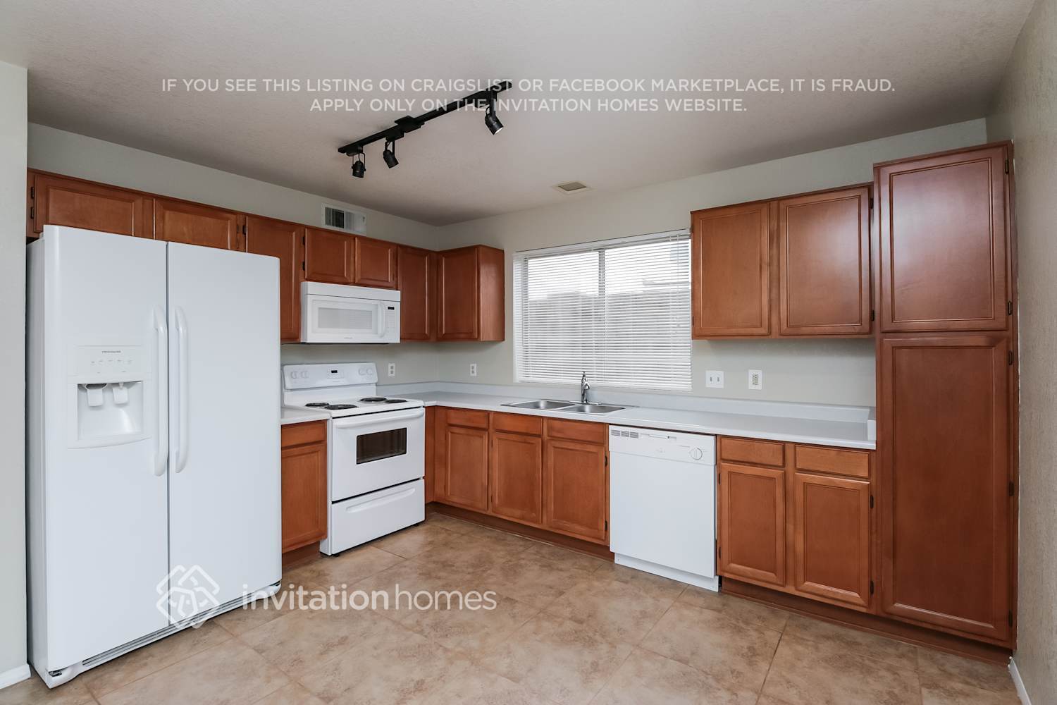 Building Photo - 3936 W Camino Del Rio