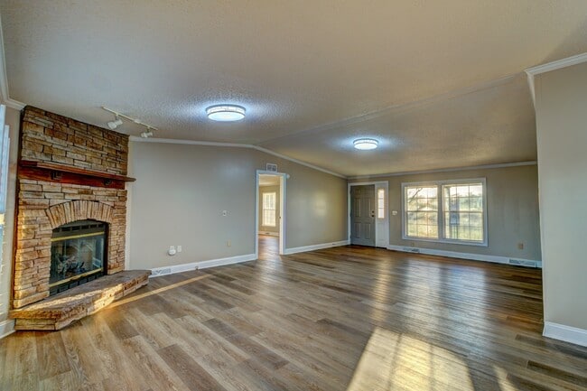 Building Photo - 2210 Stony Point Rd