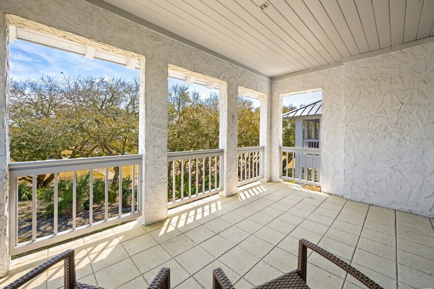 Building Photo - 1 Pioneer Loop