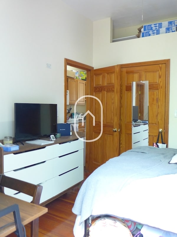 Building Photo - 39 Delle Ave