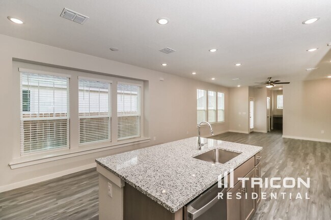 Building Photo - 1556 Mexican Heather Dr
