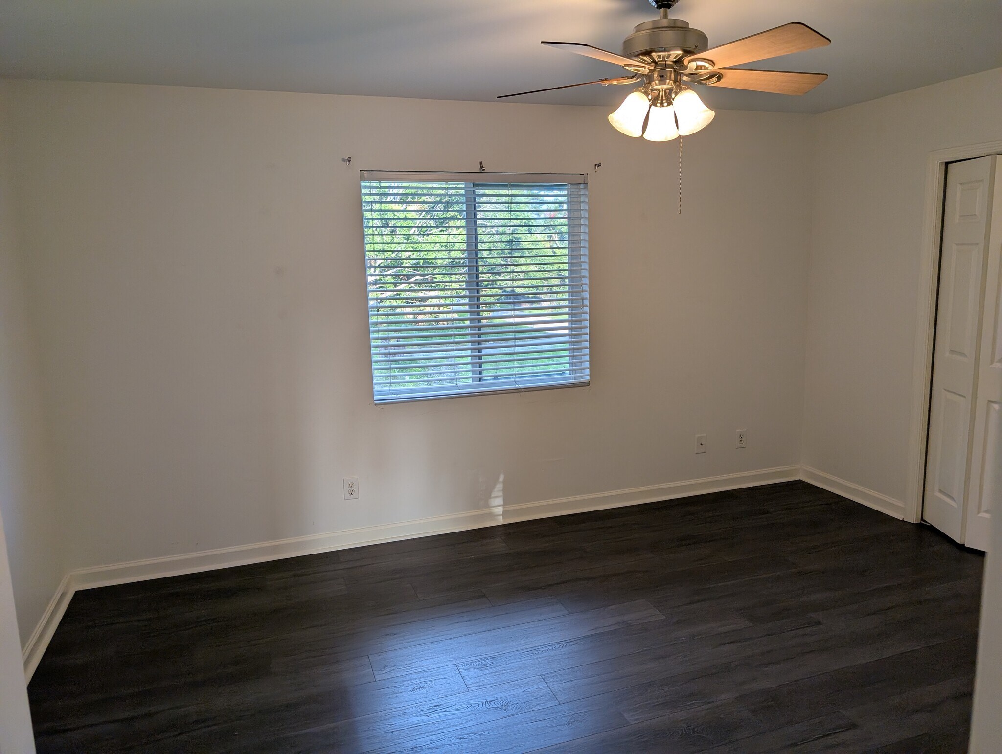 Building Photo - 3625 Riviera Cir