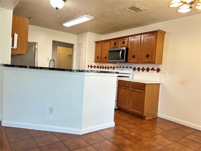 Building Photo - 20502 Westfield Estates Dr
