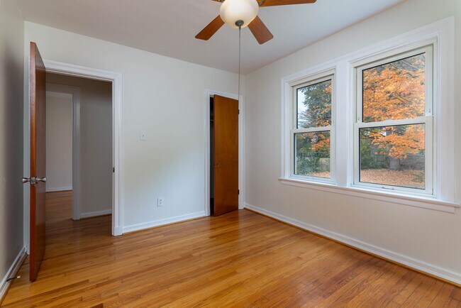 Downstairs bedroom - 7923 S Rock Hill Rd