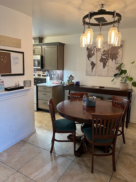 Building Photo - 12102 Carriage Ct SE