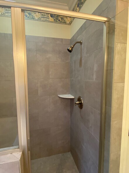 Building Photo - 4903 Pebble Beach Cir N