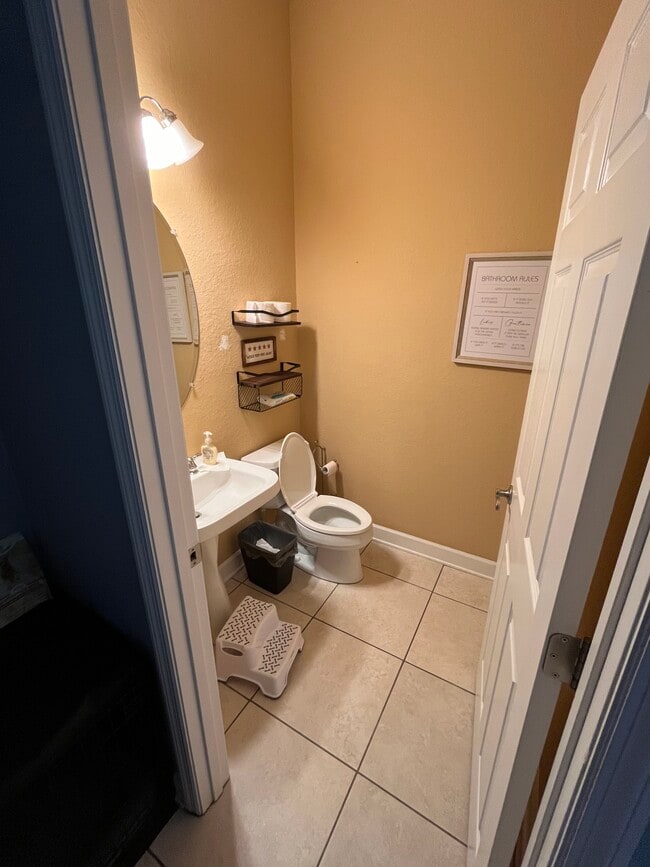 Building Photo - 1895 Orangewood Ct