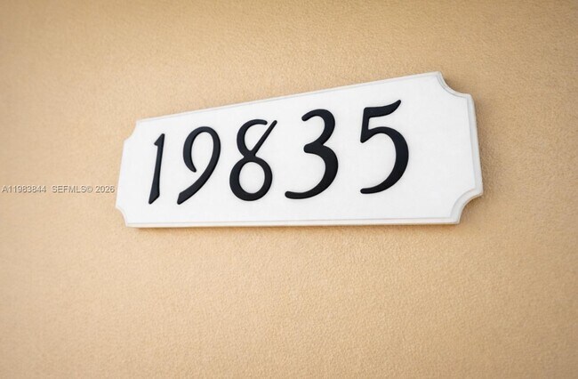 Building Photo - 19835 NE 11th Ct