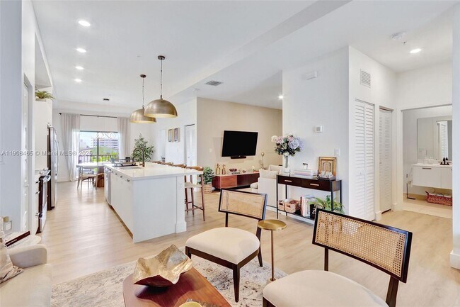 Building Photo - 8005 NW 104th Ave