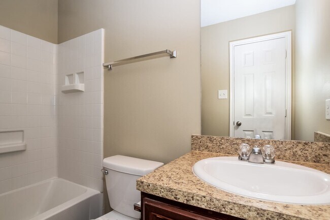 Building Photo - 13433 Raintree Dr