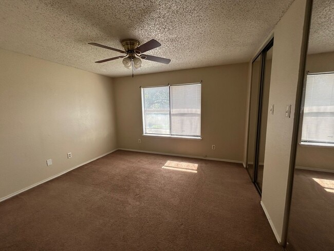 Building Photo - Cobblestone Townhome for Rent