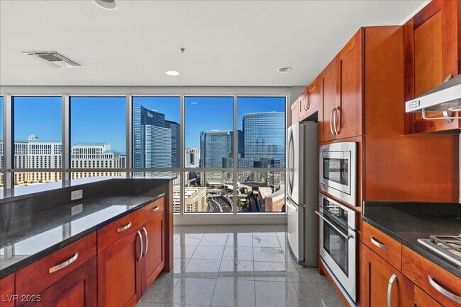 Building Photo - 4525 Dean Martin Dr