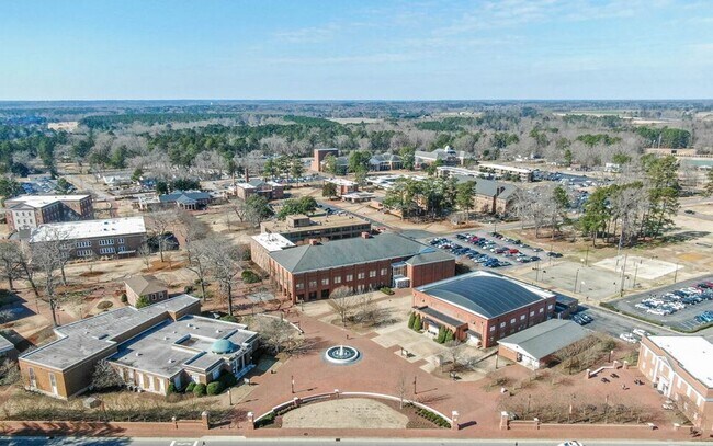 Building Photo - ONE REMAINING UNIT AVAILABLE AUGUST 15TH 2...