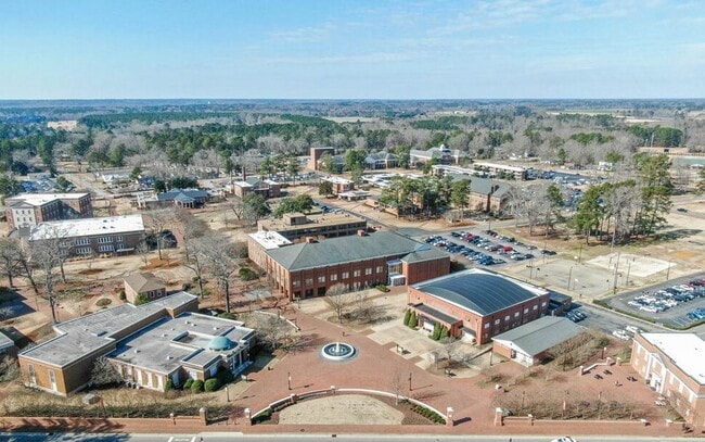 Building Photo - University Park Apartments