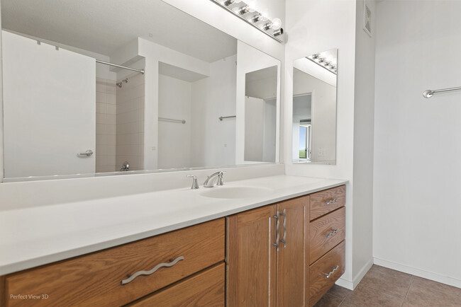 Building Photo - 9655 Woods Dr
