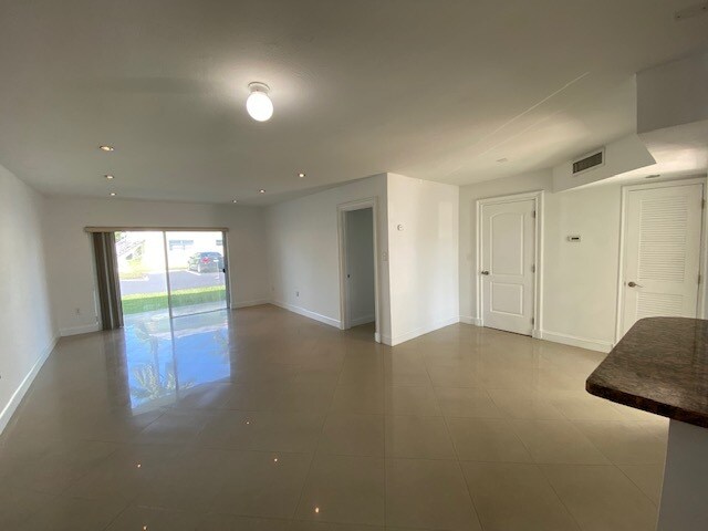 Living/Dining w/Marble Floor - 7680 SW 82nd St