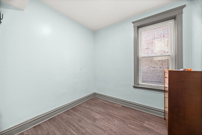 Building Photo - 4104 W 24th Pl
