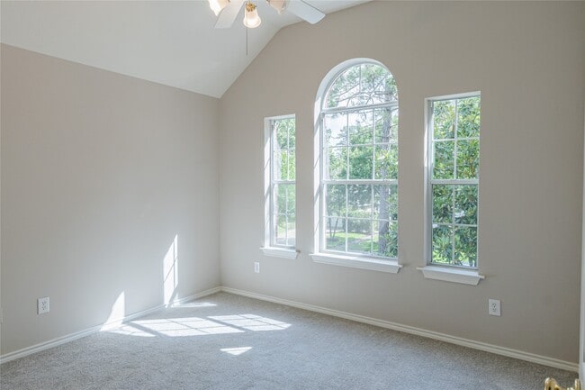 Building Photo - 119 S Merryweather Cir