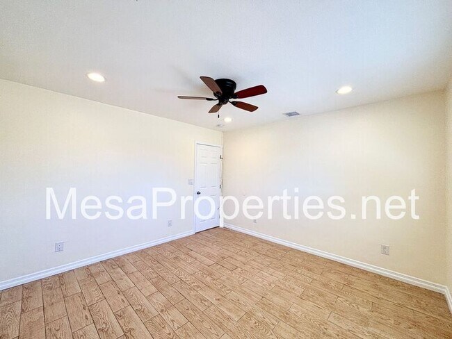 Building Photo - 16149 Orange St