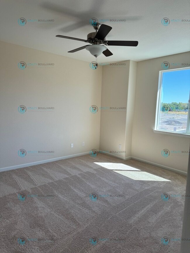 Building Photo - Luxury and Convenience Fully Equipped 3-Bedroom 2.5 Bathroom 2 Car Garage Townhome in Carson City