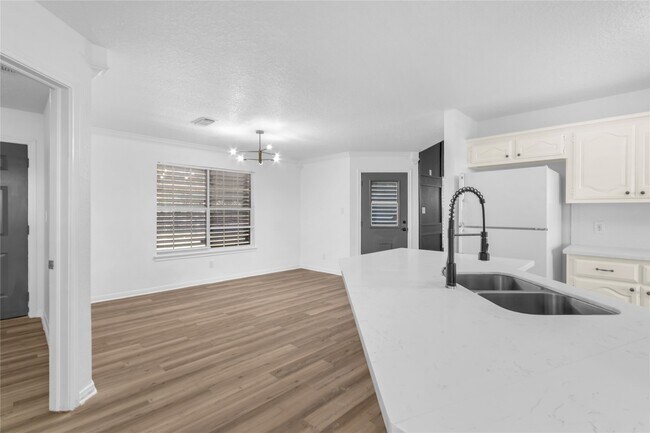 Building Photo - 2930 23rd Ave N