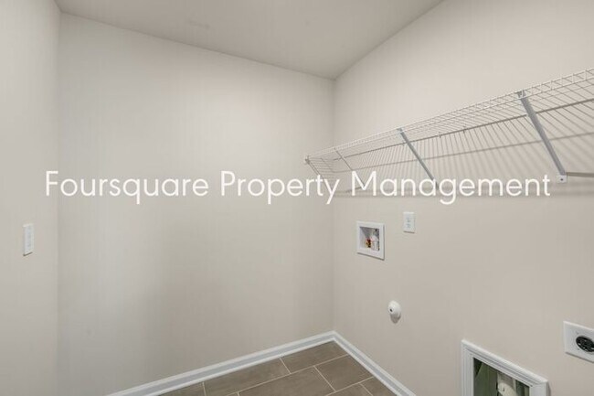 Building Photo - Charming Single-Family Home with Open Floor Plan, Spacious Loft & 2-Car Garage – Convenient to Fu...