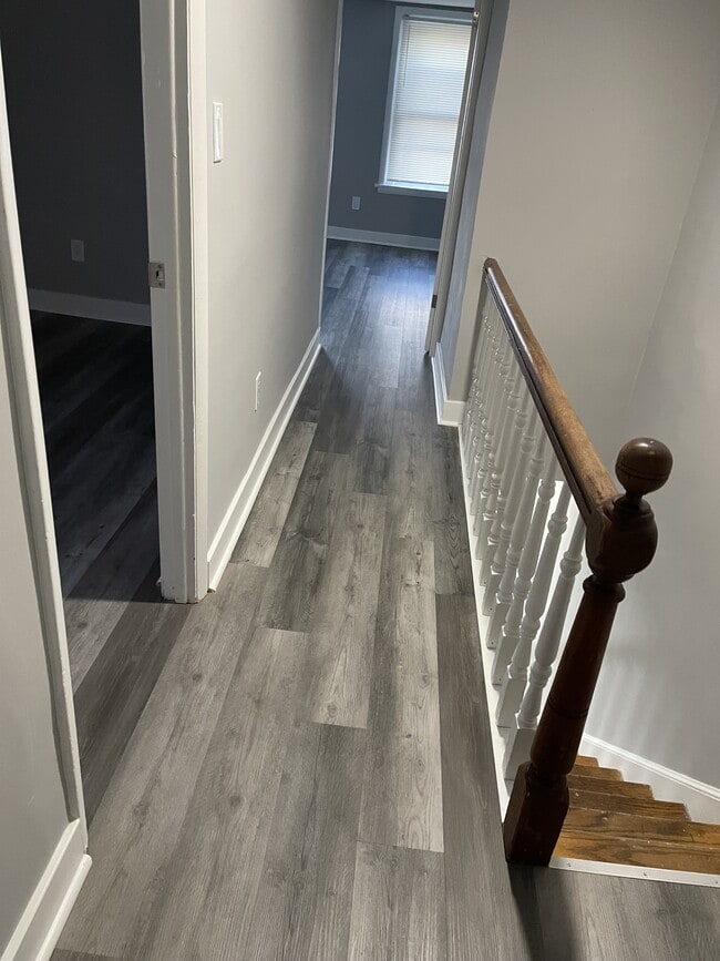 Building Photo - 3030 W 2nd St