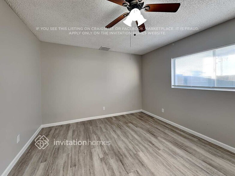 Building Photo - 2458 E Alpine Ave