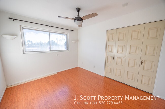 Building Photo - 1618 E Dunbar Dr