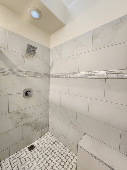 Building Photo - 7285 Calabria Ct