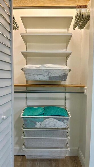 Building Photo - 1145 NE 17th Ter