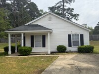 Building Photo - 148 Pinemast Court - $500 MOVE IN SPECIAL!
