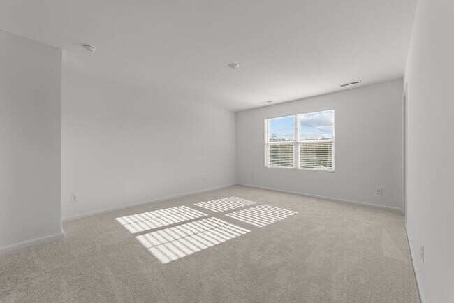 Building Photo - 825 Basswood Gln Trl