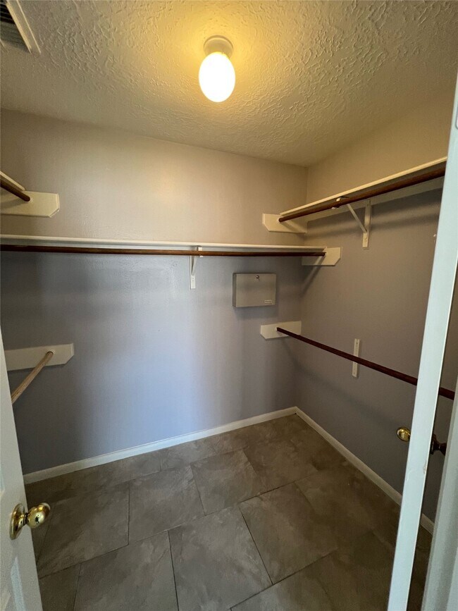 Building Photo - 3311 Ashlock Dr