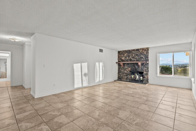 Building Photo - 10561 Alskog St