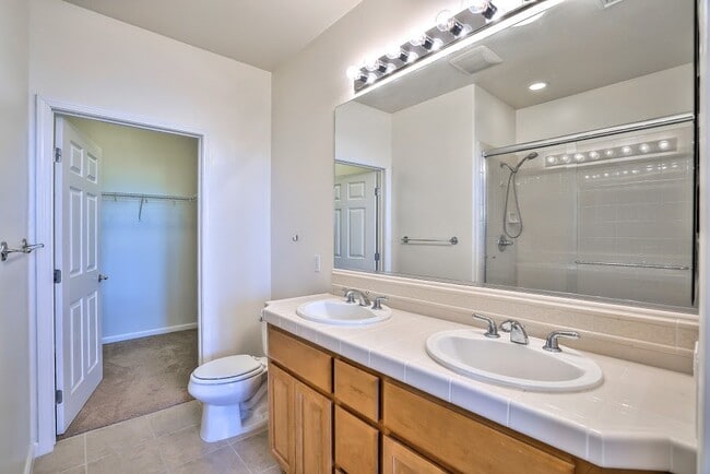 Building Photo - 2BD/2BA Dublin Terraces Condo with Underground Parking, Pool, Fitness Center and More!