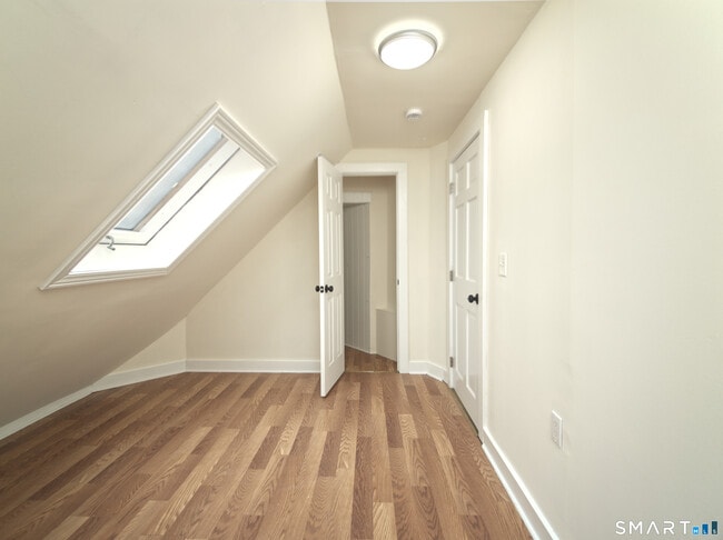 Building Photo - 361 Ridgefield Ave