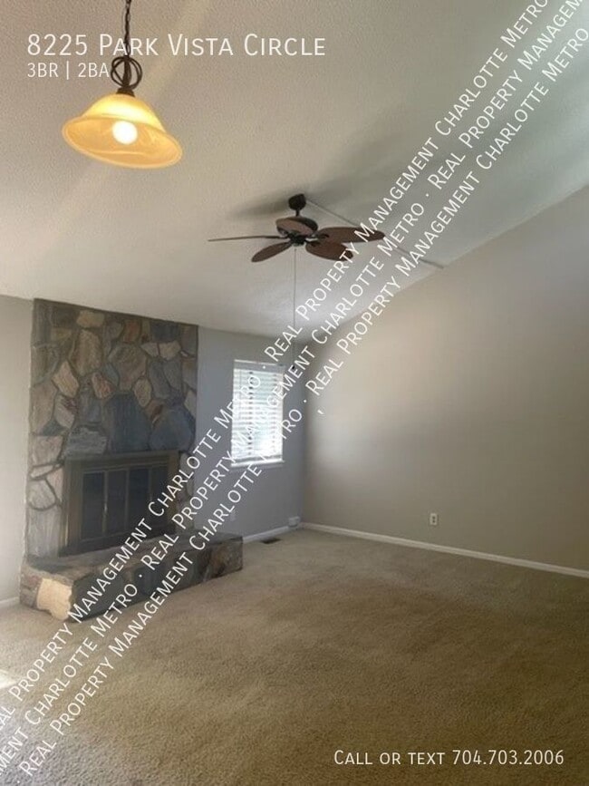 Building Photo - Great 3bd/2bth home in desirable Pineville...