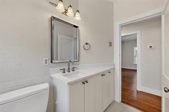 Building Photo - 5104 Mission Ave